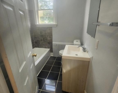 524 Beaumont Avenue - Photo Thumbnail 20
