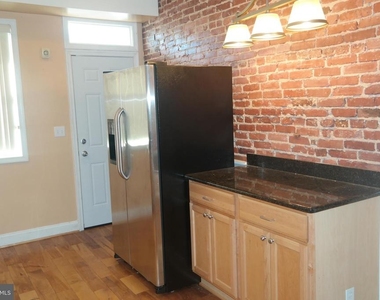 132 N Linwood Avenue - Photo Thumbnail 1