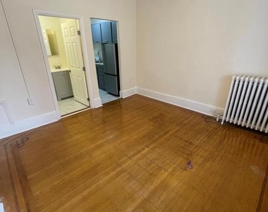 3007 N Calvert Street - Photo Thumbnail 3