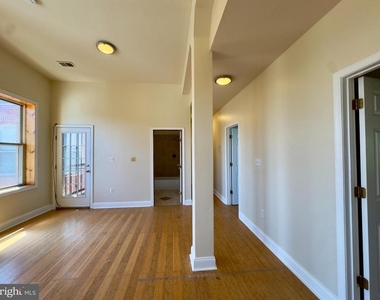 2401 Brookfield Avenue - Photo Thumbnail 7