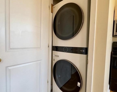2401 Brookfield Avenue - Photo Thumbnail 9