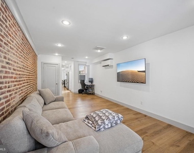 514 S Dallas Street - Photo Thumbnail 16