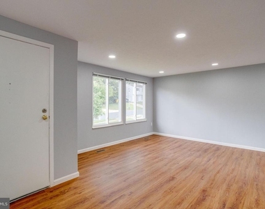 1359 Raleigh Drive - Photo Thumbnail 2