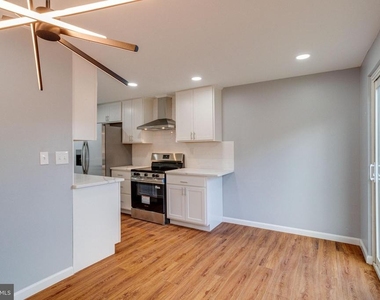 1359 Raleigh Drive - Photo Thumbnail 16