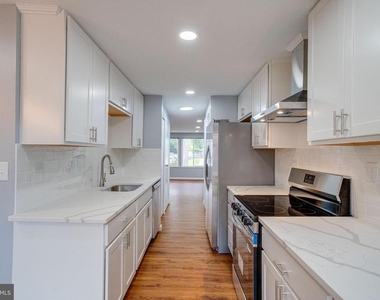 1359 Raleigh Drive - Photo Thumbnail 14