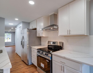 1359 Raleigh Drive - Photo Thumbnail 15