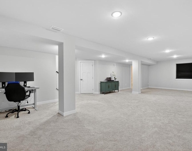 532 Luchu Way - Photo Thumbnail 46