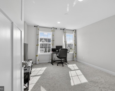 532 Luchu Way - Photo Thumbnail 26