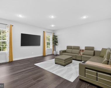 532 Luchu Way - Photo Thumbnail 13
