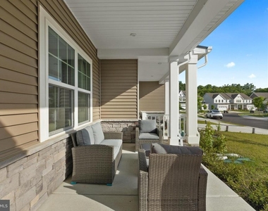 532 Luchu Way - Photo Thumbnail 6