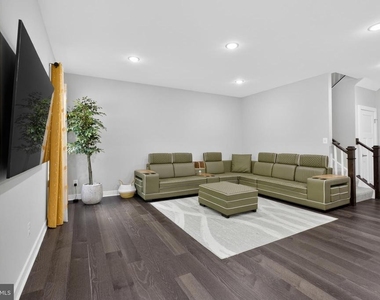 532 Luchu Way - Photo Thumbnail 12