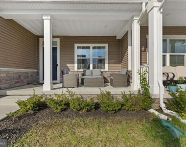 532 Luchu Way - Photo Thumbnail 4