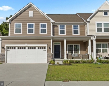 532 Luchu Way - Photo Thumbnail 2
