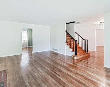 2412 Manet Road - Photo Thumbnail 6