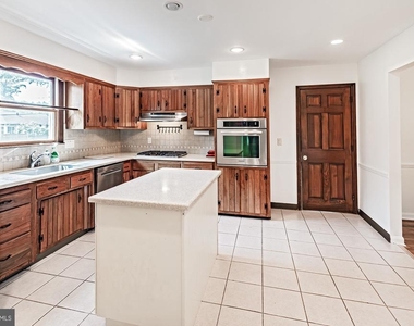 2412 Manet Road - Photo Thumbnail 3