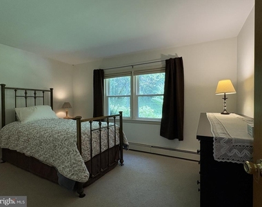 1004 Dixon Drive - Photo Thumbnail 14