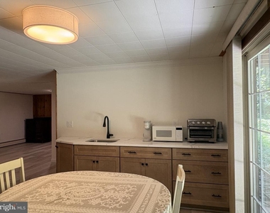 1004 Dixon Drive - Photo Thumbnail 9