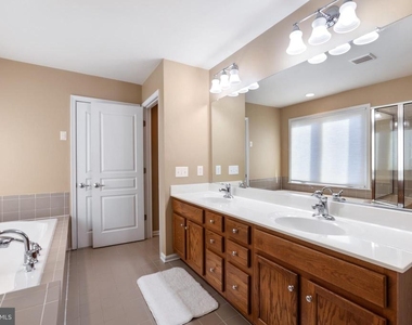 84 Wyndale Court - Photo Thumbnail 26