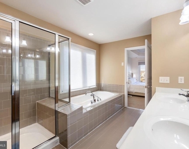 84 Wyndale Court - Photo Thumbnail 33