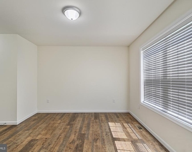 164 River Cliff Circle - Photo Thumbnail 8