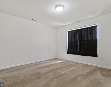 164 River Cliff Circle - Photo Thumbnail 15