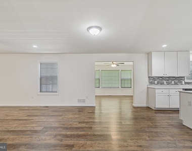 164 River Cliff Circle - Photo Thumbnail 3