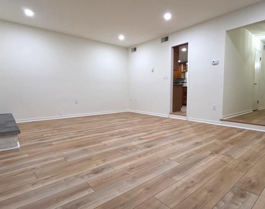 25 Village Drive - Photo Thumbnail 12