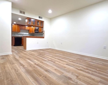 25 Village Drive - Photo Thumbnail 7