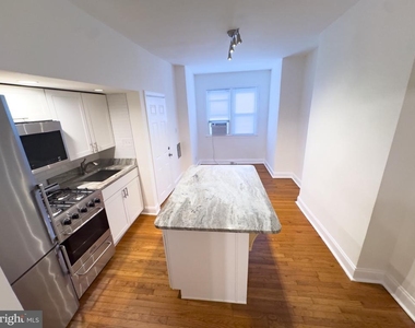 2807 4th Street Ne - Photo Thumbnail 1