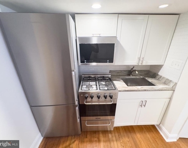 2807 4th Street Ne - Photo Thumbnail 2