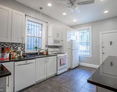 104 R St #a Ne - Photo Thumbnail 8