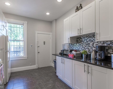 104 R St #a Ne - Photo Thumbnail 9