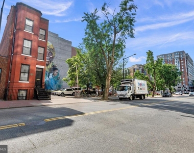 915 5th Street Nw - Photo Thumbnail 1