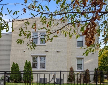 1100 Holbrook Terrace Ne - Photo Thumbnail 19