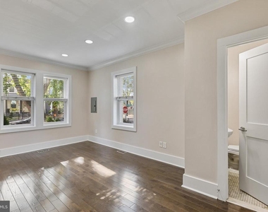 1100 Holbrook Terrace Ne - Photo Thumbnail 10