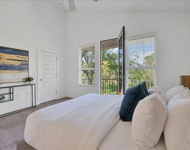 8922 Menchaca Rd - Photo Thumbnail 16