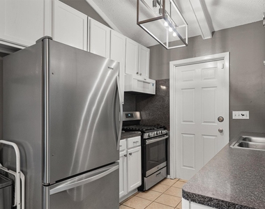 1182 Angelina St - Photo Thumbnail 9