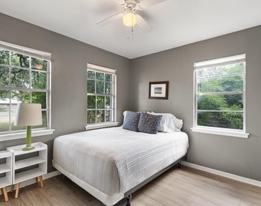 1182 Angelina St - Photo Thumbnail 17