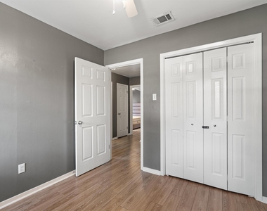 1182 Angelina St - Photo Thumbnail 16