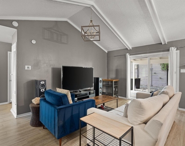 1182 Angelina St - Photo Thumbnail 5