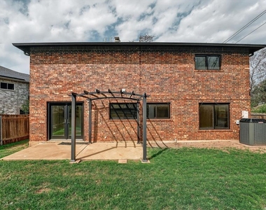 8409 Nairn Dr - Photo Thumbnail 27
