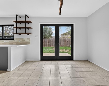 8409 Nairn Dr - Photo Thumbnail 14