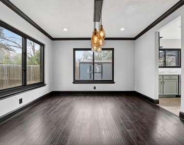 8409 Nairn Dr - Photo Thumbnail 5