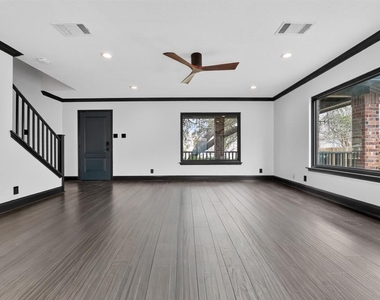 8409 Nairn Dr - Photo Thumbnail 3