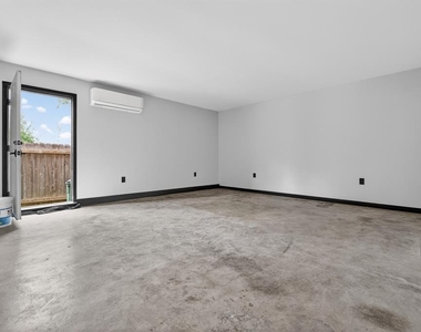 8409 Nairn Dr - Photo Thumbnail 32