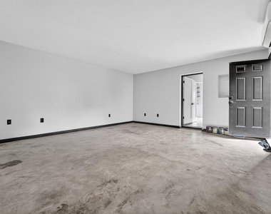 8409 Nairn Dr - Photo Thumbnail 33