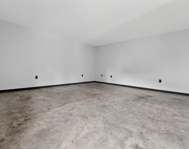 8409 Nairn Dr - Photo Thumbnail 31