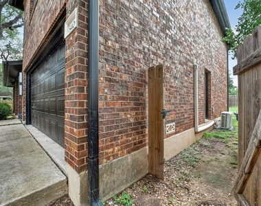 8409 Nairn Dr - Photo Thumbnail 25