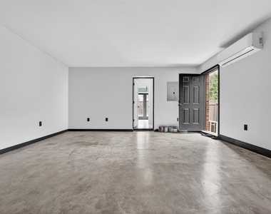 8409 Nairn Dr - Photo Thumbnail 30