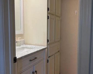 1404 Norwalk Ln - Photo Thumbnail 15